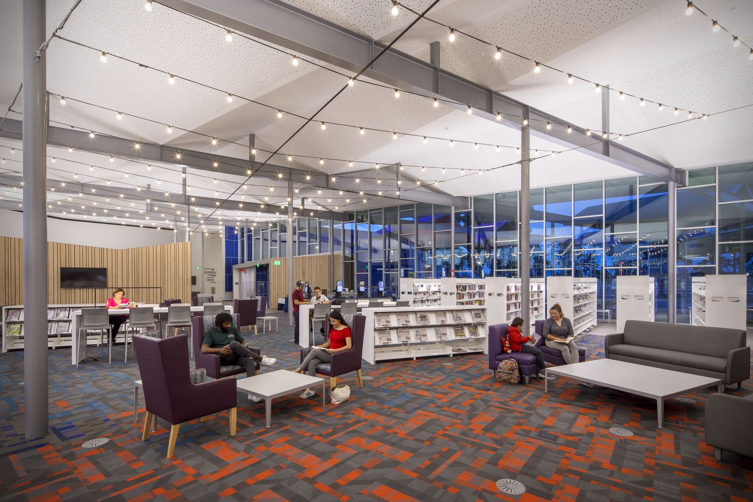 Reading and public technology space